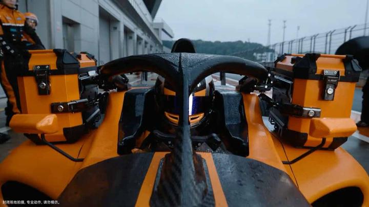淘宝闪购 × F1 画面